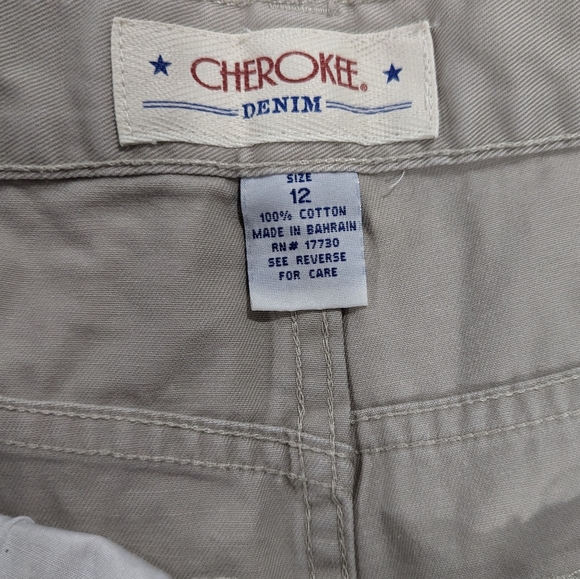 TWO PAIRS Cherokee Denim Khaki Shorts Women's 12 - Picture 5 of 8